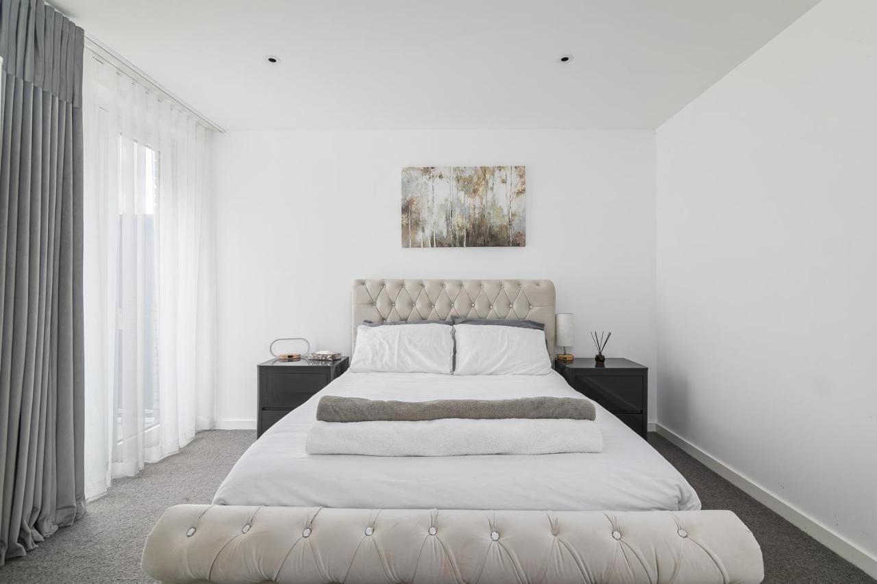 Luxury Spacious Flat With Communal Gardens And Parking London Exterior photo